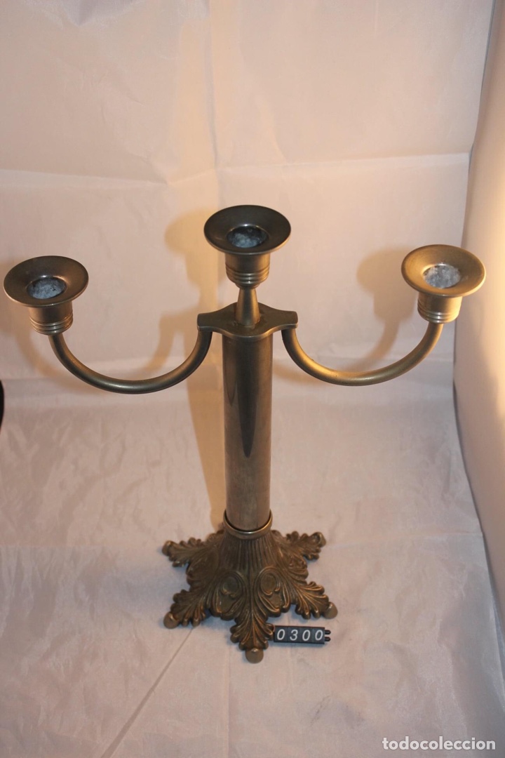 Antig&uuml;edades: candelabro de metal plateado - Foto 3