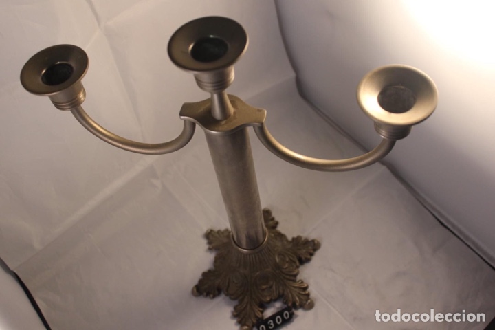 Antig&uuml;edades: candelabro de metal plateado - Foto 6