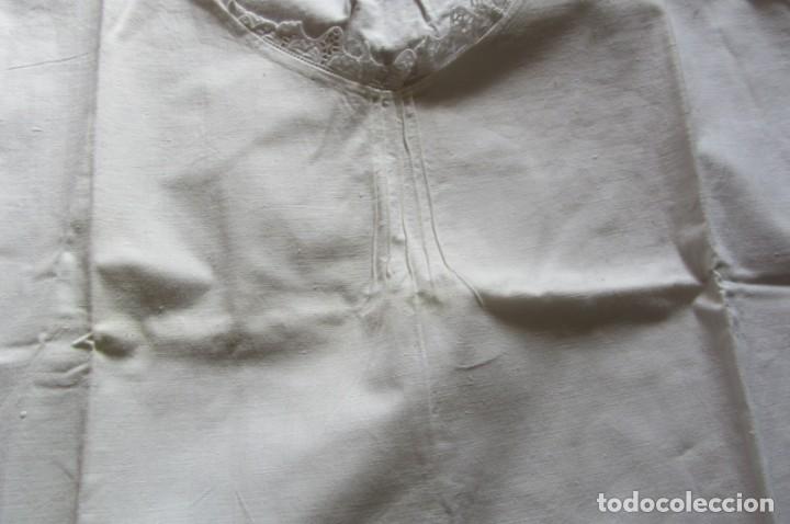 Antig&uuml;edades: Camis&oacute;n de hilo con encajes - Foto 7