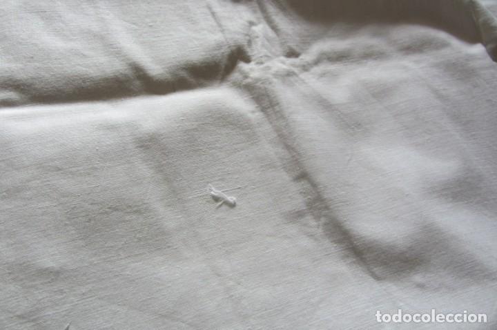 Antig&uuml;edades: Camis&oacute;n de hilo con encajes - Foto 12