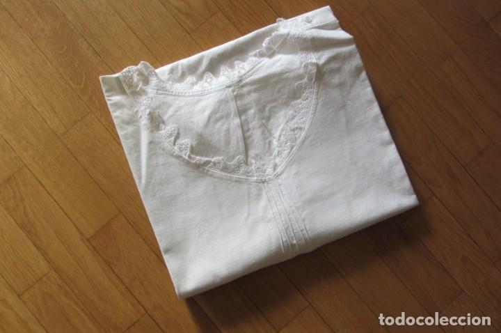 Antig&uuml;edades: Camis&oacute;n de hilo con encajes - Foto 14