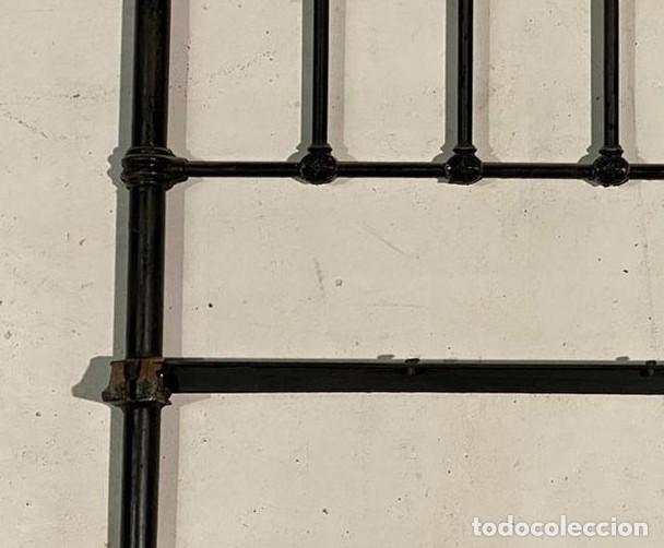 Antig&uuml;edades: Cabecero cama, ppios siglo XX - Foto 3