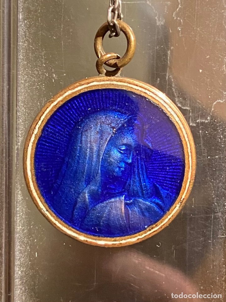 Antig&uuml;edades: C-8. Medalla esmalte azul cobalto. - Foto 3