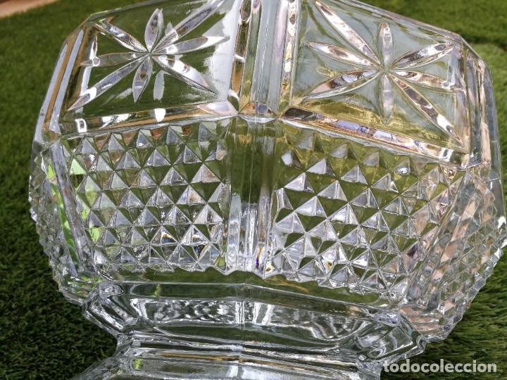 Antig&uuml;edades: Fuente octogonal de cristal tallado - Foto 2
