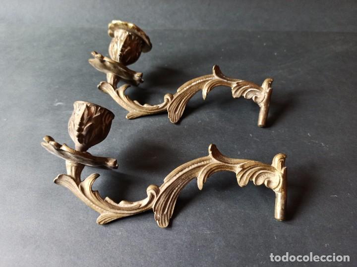 Antig&uuml;edades: Dos apliques de pared de bronce - Foto 11