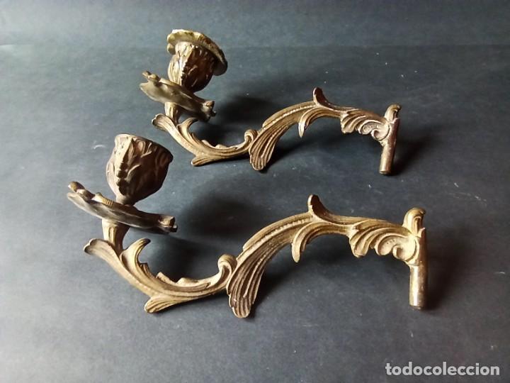 Antig&uuml;edades: Dos apliques de pared de bronce - Foto 2