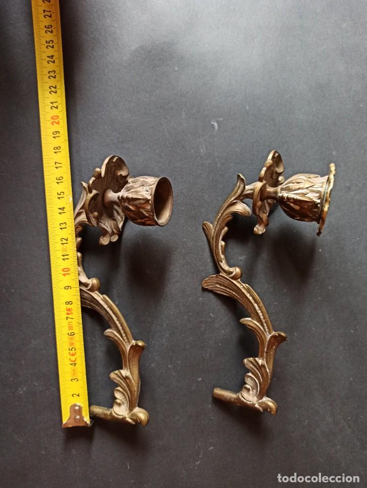 Antig&uuml;edades: Dos apliques de pared de bronce - Foto 3