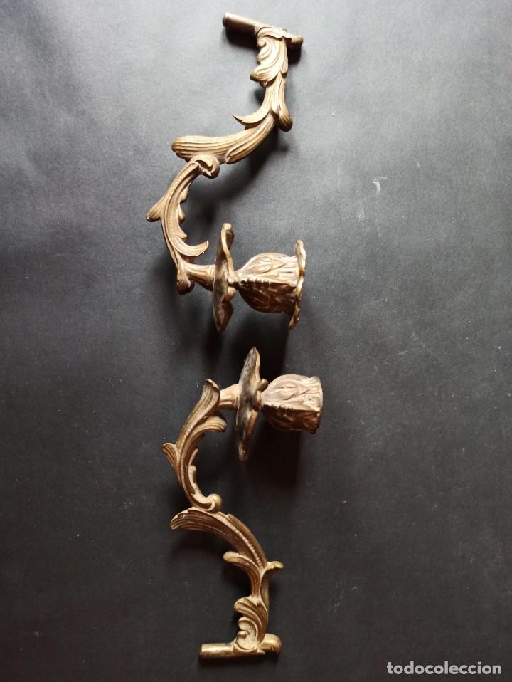 Antig&uuml;edades: Dos apliques de pared de bronce - Foto 4