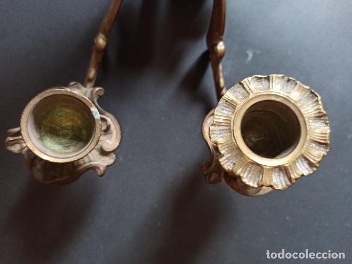 Antig&uuml;edades: Dos apliques de pared de bronce - Foto 5