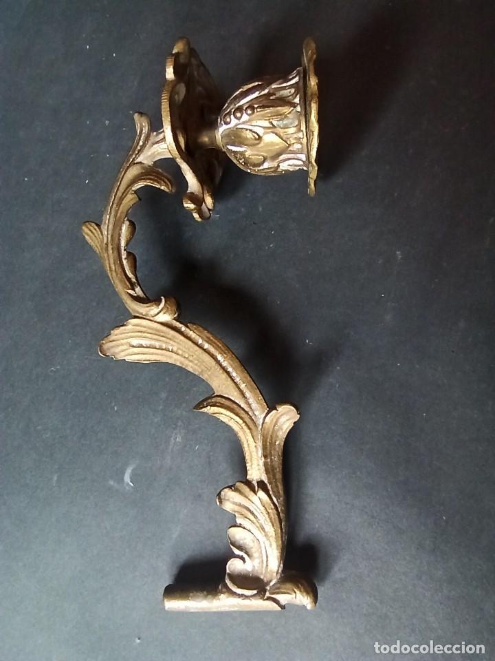 Antig&uuml;edades: Dos apliques de pared de bronce - Foto 9