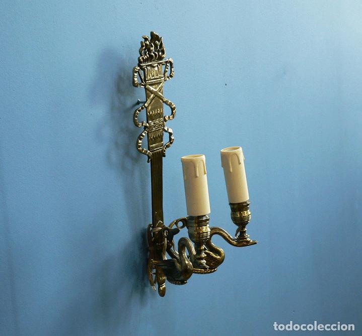 Antig&uuml;edades: PAREJA DE APLIQUES PARED DE BRONCE - Foto 5