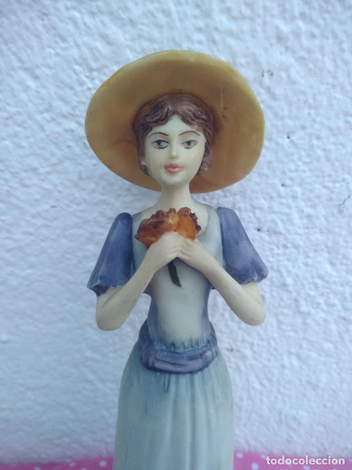 Antig&uuml;edades: Antigua figurita biscuit - Foto 3