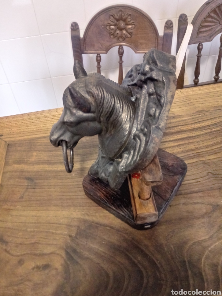 Antig&uuml;edades: Cabeza de caballo de hierro fundido - Foto 5