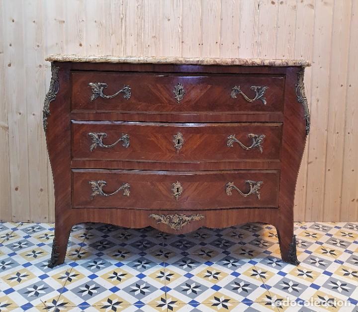 Antig&uuml;edades: ANTIGUA COMODA ESTILO LUIS XV - Foto 1
