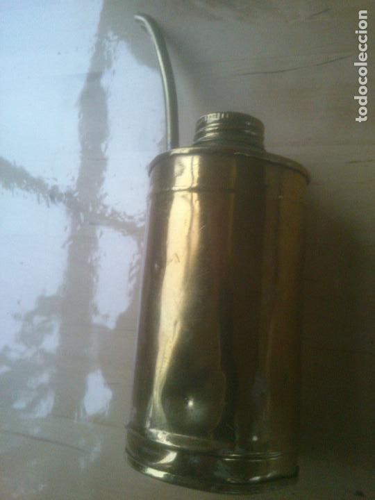 Antig&uuml;edades: ANTIGUO BOTE DOSIFICADOR EN BRONCE - Foto 2