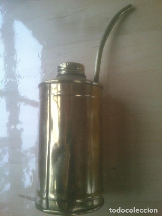 Antig&uuml;edades: ANTIGUO BOTE DOSIFICADOR EN BRONCE - Foto 1