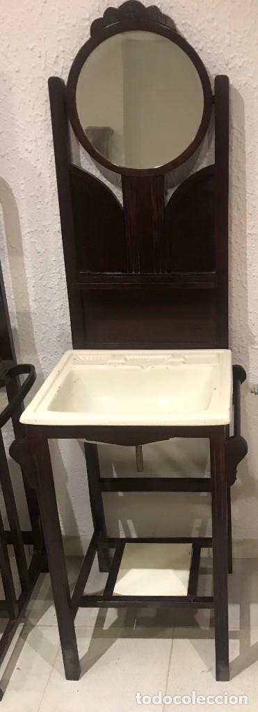 Antig&uuml;edades: ANTIGUO LAVABO EN MADERA CON ESPEJO - Foto 1