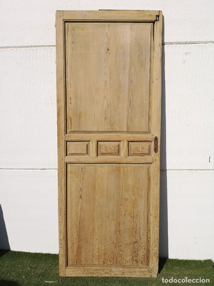 Puerta antigua de interior