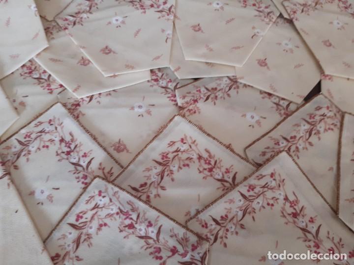 Antig&uuml;edades: LOTE DE 24 SERVILLETAS ESTAMPADAS. DE CAFE. SIN ESTRENAR. - Foto 2