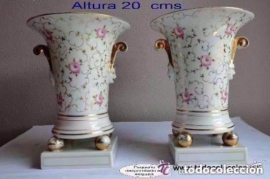 Antigüedades: Santa Clara-Vigo, pareja de jarrones decorados florales,ideal decoración - Foto 5 - 302458388