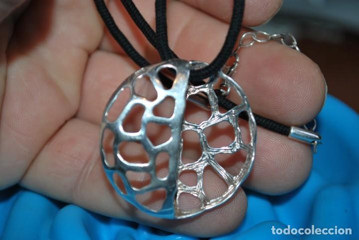Antig&uuml;edades: Colgante de plata . - Foto 6