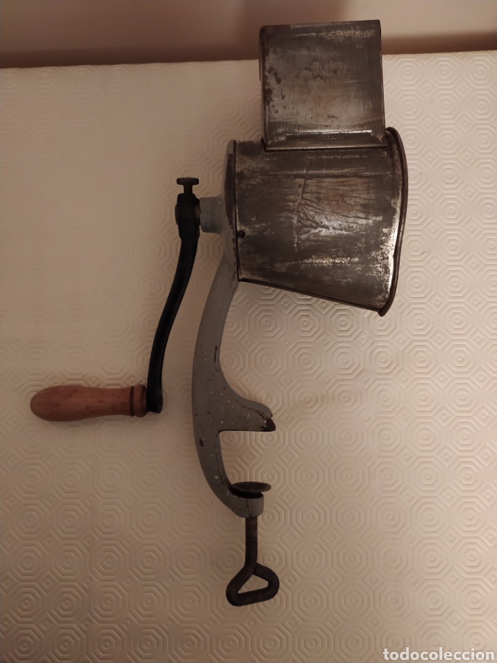 Antig&uuml;edades: Molinillo de verduras klingenthal - Foto 3