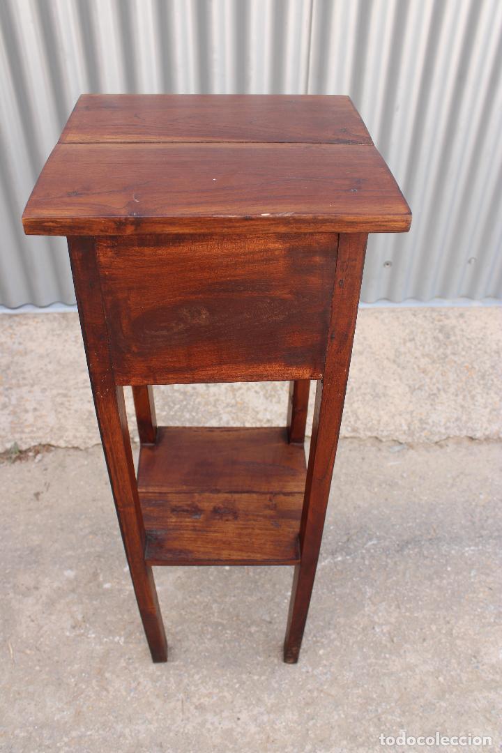 Antig&uuml;edades: mesa auxiliar de madera tropical - Foto 3