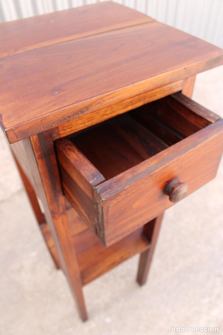 Antig&uuml;edades: mesa auxiliar de madera tropical - Foto 4