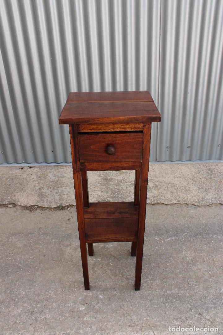 Antig&uuml;edades: mesa auxiliar de madera tropical - Foto 6