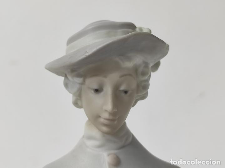 Antigüedades: Figura - Porcelana Biscuit - Marca Lladro - Grupo Romántico - Escultor Salvador Furió - Año 1970 - Foto 6 - 302830133