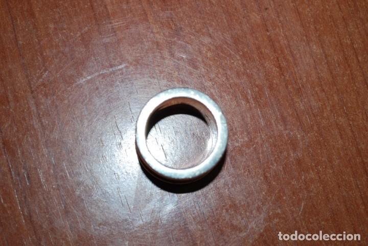 Antig&uuml;edades: Anilo de plata de ley 950. - Foto 2