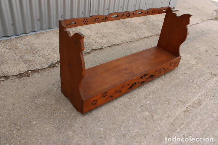 Antig&uuml;edades: antigua repisa estanteria de pared - Foto 3