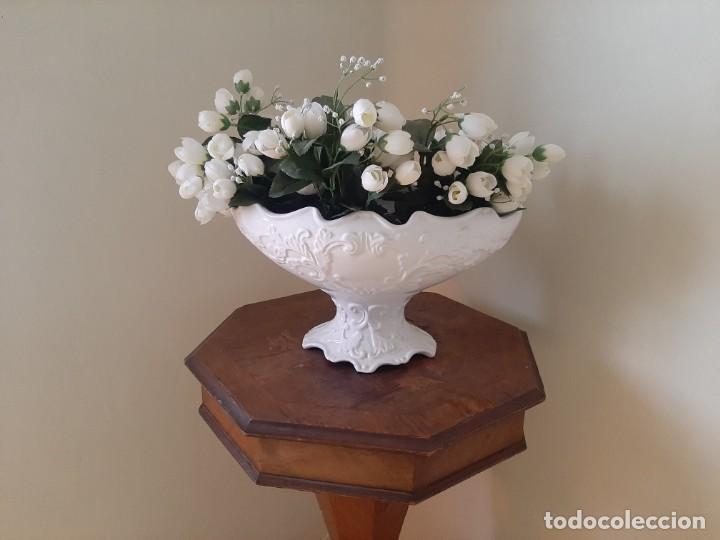 Antigüedades: Centro de mesa florero porcelana - Foto 1 - 302962283
