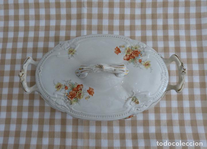 Antig&uuml;edades: Sopera de porcelana - Foto 2
