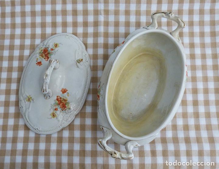 Antig&uuml;edades: Sopera de porcelana - Foto 3