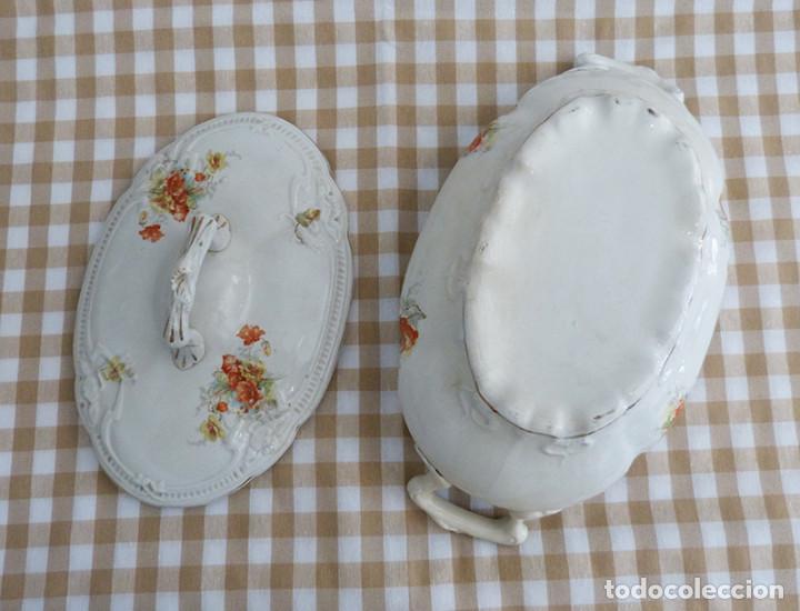 Antig&uuml;edades: Sopera de porcelana - Foto 4