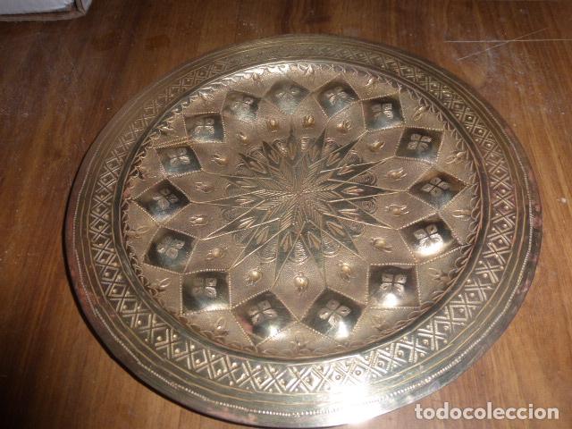 Antig&uuml;edades: ANTIGUO PLATO DE COLGAR DE LATON - Foto 3
