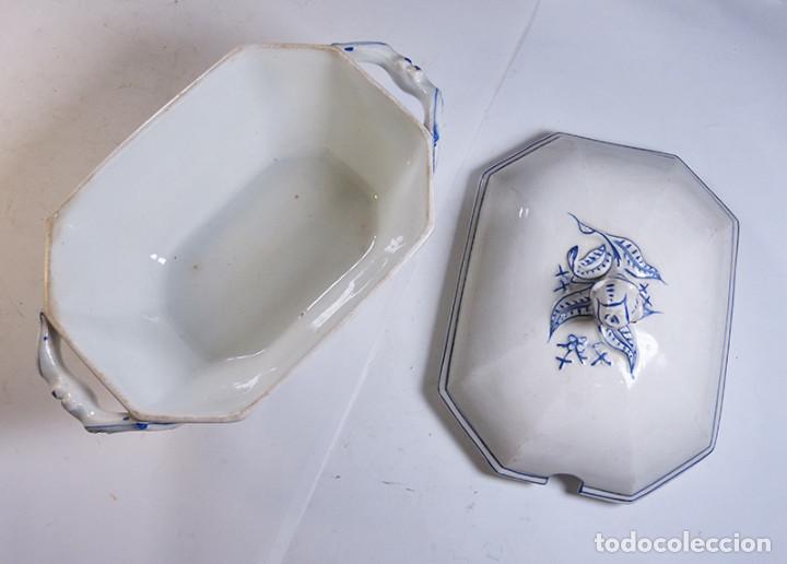 Antig&uuml;edades: Sopera de porcelana - Foto 3