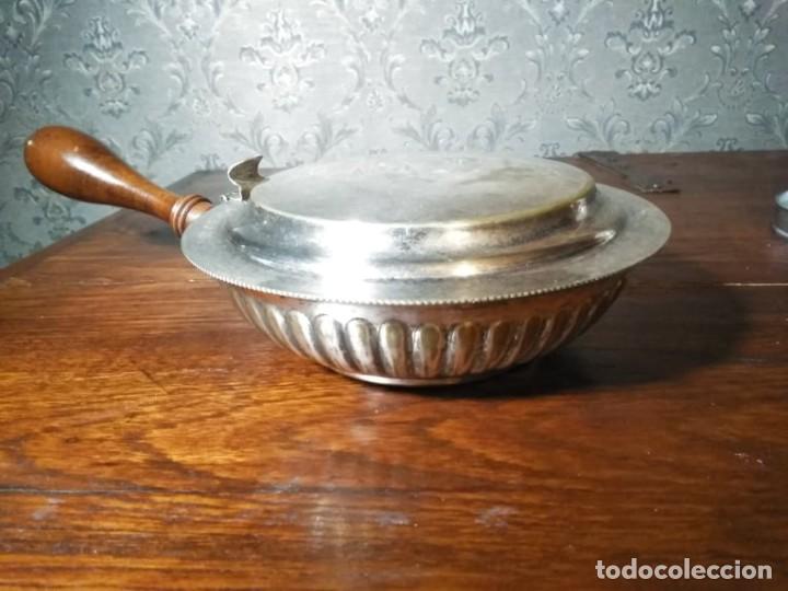 Antig&uuml;edades: Recogemigas antiguo DEVON plateado lat&oacute;n - Foto 1