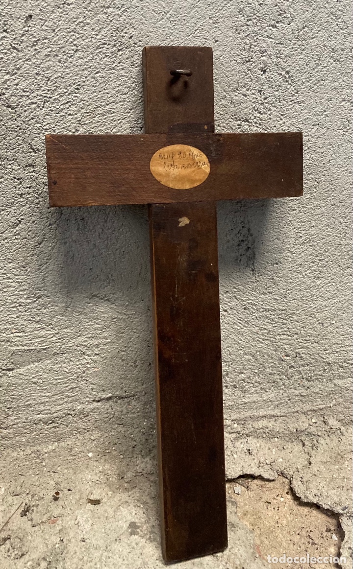 Antig&uuml;edades: Crucifijo antiguo en madera - Foto 2