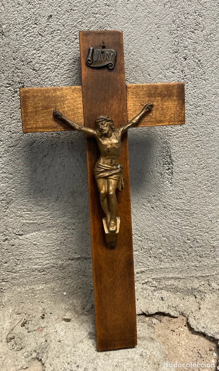 Antig&uuml;edades: Crucifijo antiguo en madera - Foto 1