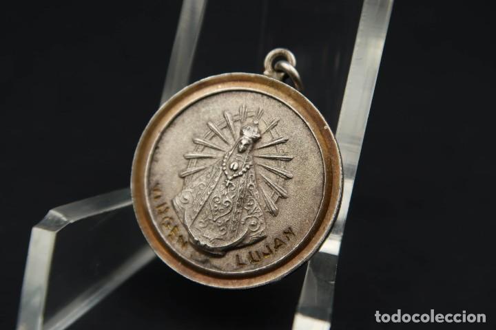 Antig&uuml;edades: Antigua Medalla Religiosa de Plata - Foto 2