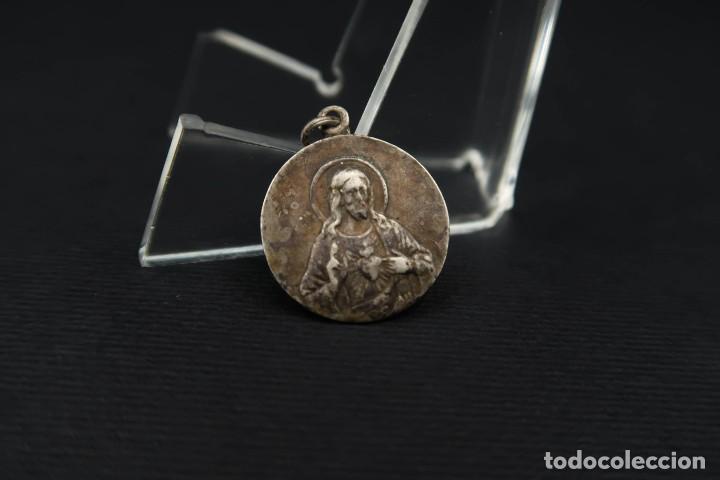 Antig&uuml;edades: Antigua Medalla Religiosa de Plata - Foto 2