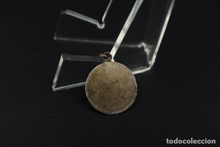 Antig&uuml;edades: Antigua Medalla Religiosa de Plata - Foto 3