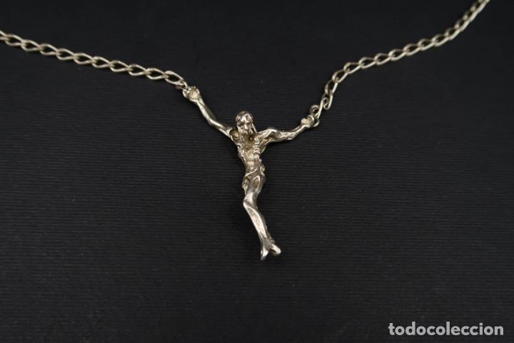 Antig&uuml;edades: Antiguo Cristo de Plata con cadena - Foto 1