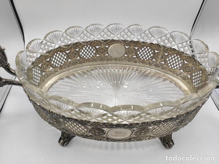 Antigüedades: Centro de mesa ovalado en cristal tallado y plata, del siglo XX. Plata punzonada. - Foto 2 - 303567588
