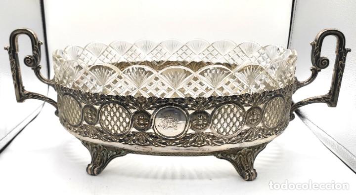 Antigüedades: Centro de mesa ovalado en cristal tallado y plata, del siglo XX. Plata punzonada. - Foto 3 - 303567588