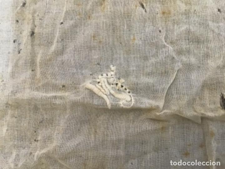 Antig&uuml;edades: ANTIGUO PA&Ntilde;UELO CON ENCAJE DE CROCHET - Foto 3