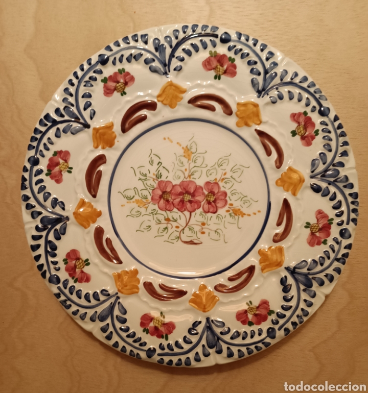 Antig&uuml;edades: Plato cer&aacute;mica con relieves - Foto 1