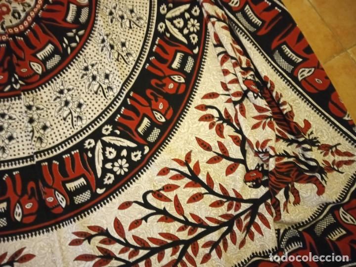 Antig&uuml;edades: Colcha oriental. de elefantes - Foto 6